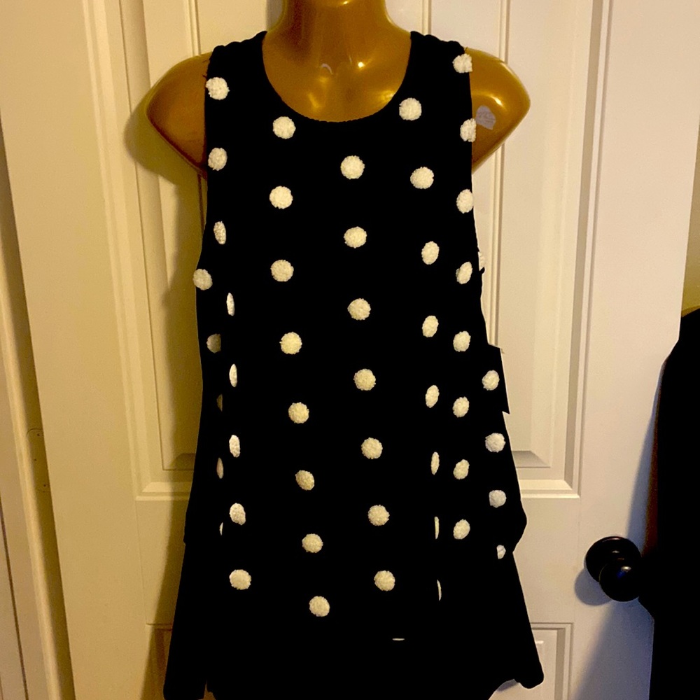 NWT FIFTY STREET Polka Dot sleeveless blouse size L 🌺